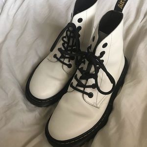 Dr. Martens Luana Style